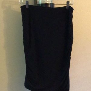 Athleta rouched-sided knee length skirt